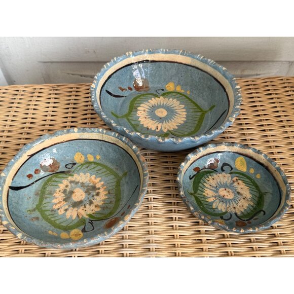 Vintage 30's Tlaquepaque Mexico Pottery Nesting Bowls Blue Floral - Picture 2 of 16